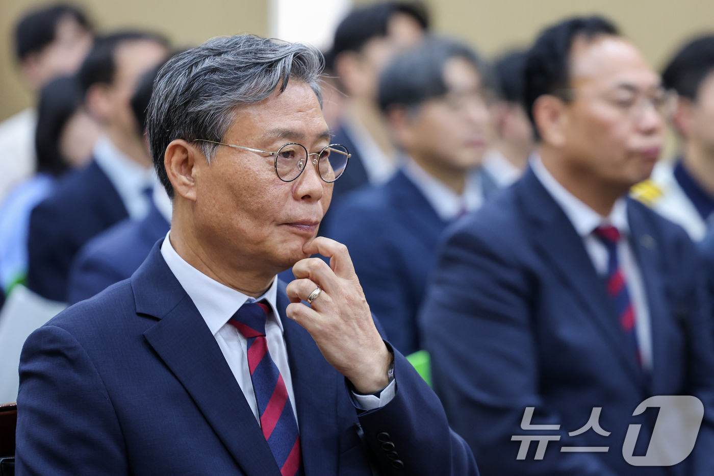 (서울=뉴스1) 안은나 기자 = 김태승 한국철도공사 사장이 3일 오후 서울 중구 코레일 서울본부에서 열린 '고속철도 통합 안전, 서비스 실천 서약식'에 자리하고 있다. 2026.9 …