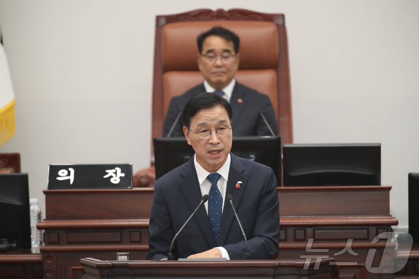 (제주=뉴스1) 오미란 기자 = 위성곤 제주특별자치도지사가 3일 오후 제주도의회 본회의장에서 열린 제454회 제주도의회 제1차 정례회 제2차 본회의(도정질문)에서 발언하고 있다.( …