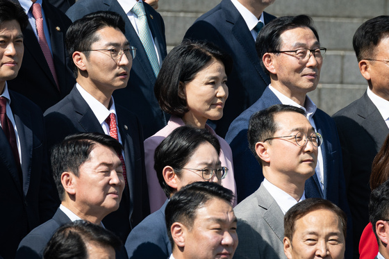 국회의원 단체사진 촬영 참석한 이진숙 의원