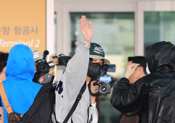 '비몽사몽' 정국, 인사는 스윗하게