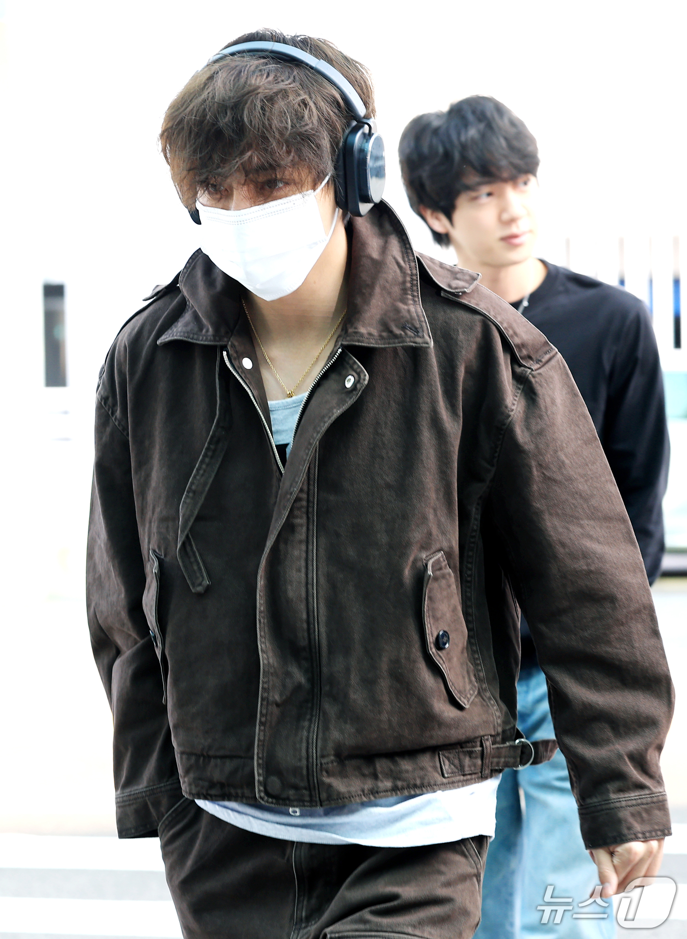 (인천공항=뉴스1) 권현진 기자 = 방탄소년단(BTS) 뷔가 해외일정을 위해 30일 인천국제공항을 통해 미국 애틀란타로 출국하고 있다. 2026.9.30/뉴스1
