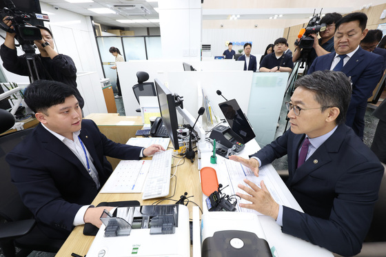 2차 국민참여성장펀드 선착순 판매 시작…권대영, 첫날 가입(종합)