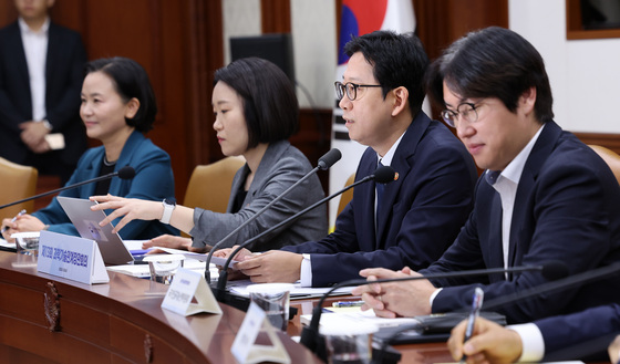AI 삼각편대 처음 한자리에…"AI 속도 늦출 이유 없어"
