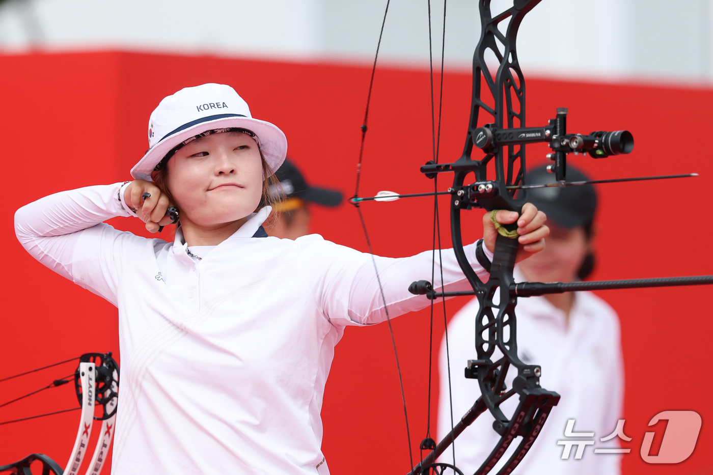 (오카자키=뉴스1) 안은나 기자 = 대한민국 박예린이 30일 일본 오카자키 중앙종합공원 다목적광장에서 열린 2026 아이치·나고야 아시안게임 양궁 컴파운드 여자 단체전 동메달 결정 …