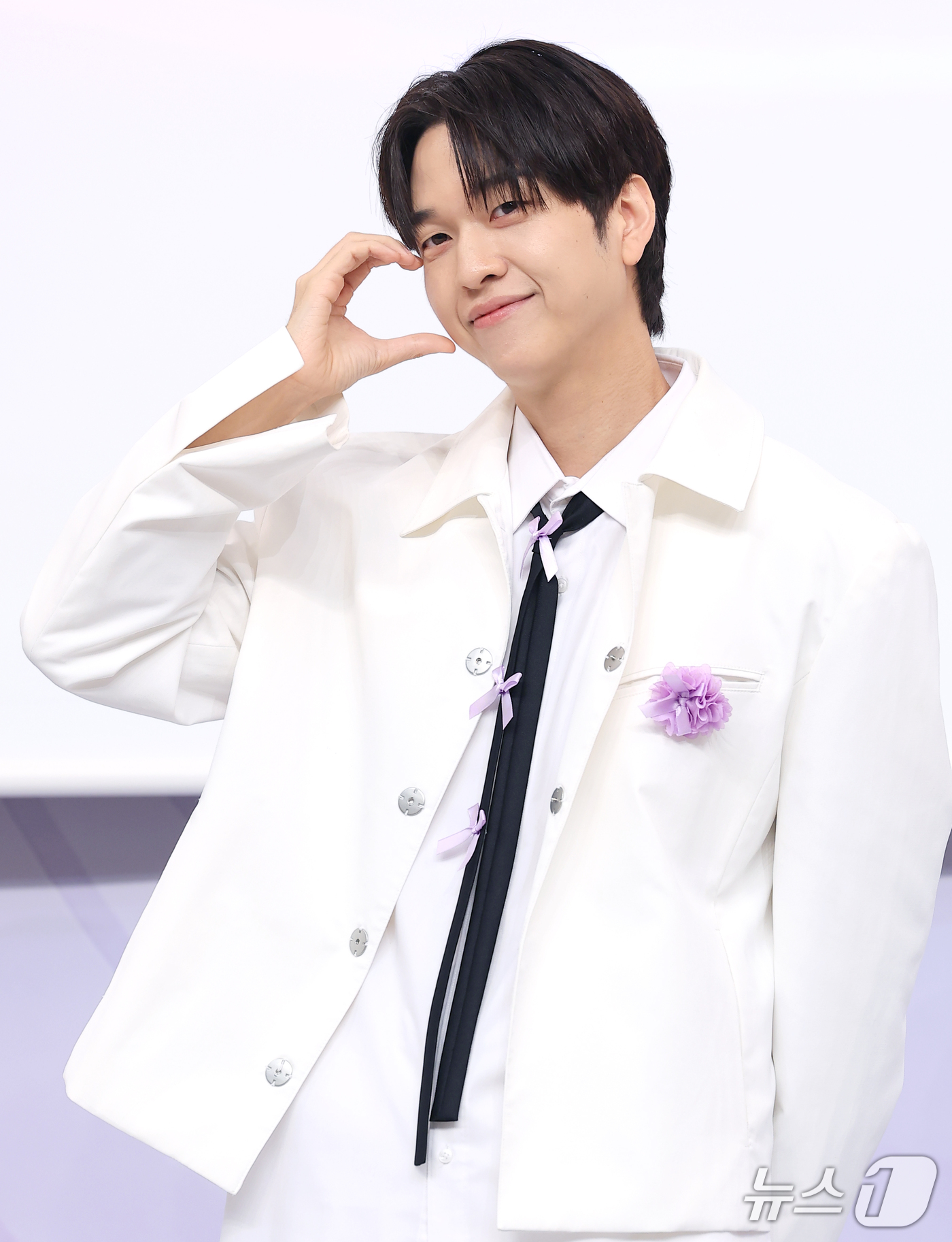 (서울=뉴스1) 권현진 기자 = 방송인 유재필이 30일 서울 양천구 목동 SBS에서 열린 SBS 예능프로그램 '우리들의 발라드2' 제작발표회에 앞서 포즈를 취하고 있다. 2026. …