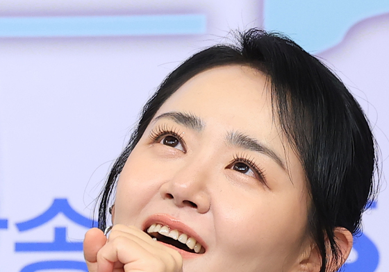 문근영, 적극적인 '탑백귀'