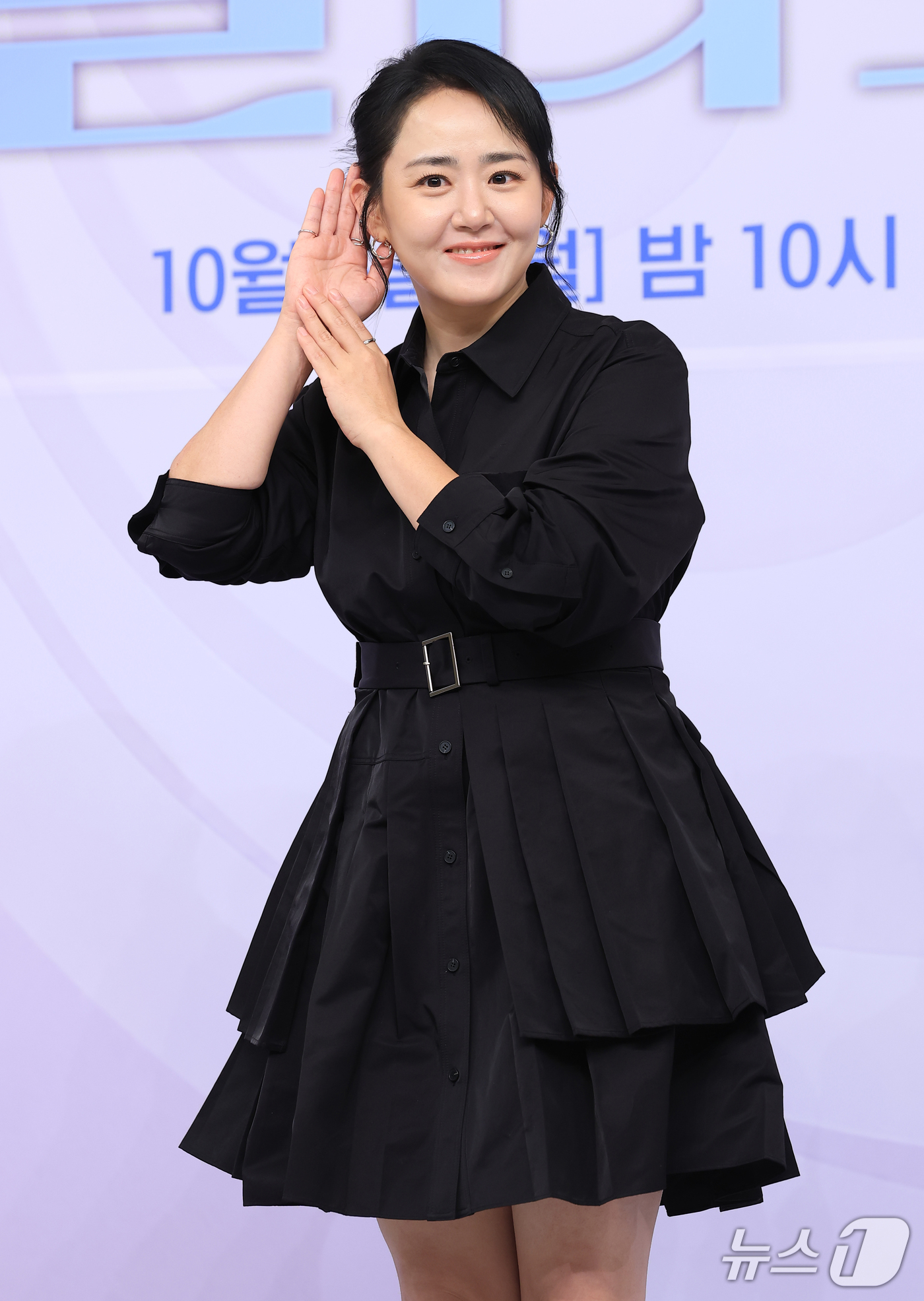 (서울=뉴스1) 권현진 기자 = 배우 문근영이 30일 서울 양천구 목동 SBS에서 열린 SBS 예능프로그램 '우리들의 발라드2' 제작발표회에 참석해 포즈를 취하고 있다. 2026. …