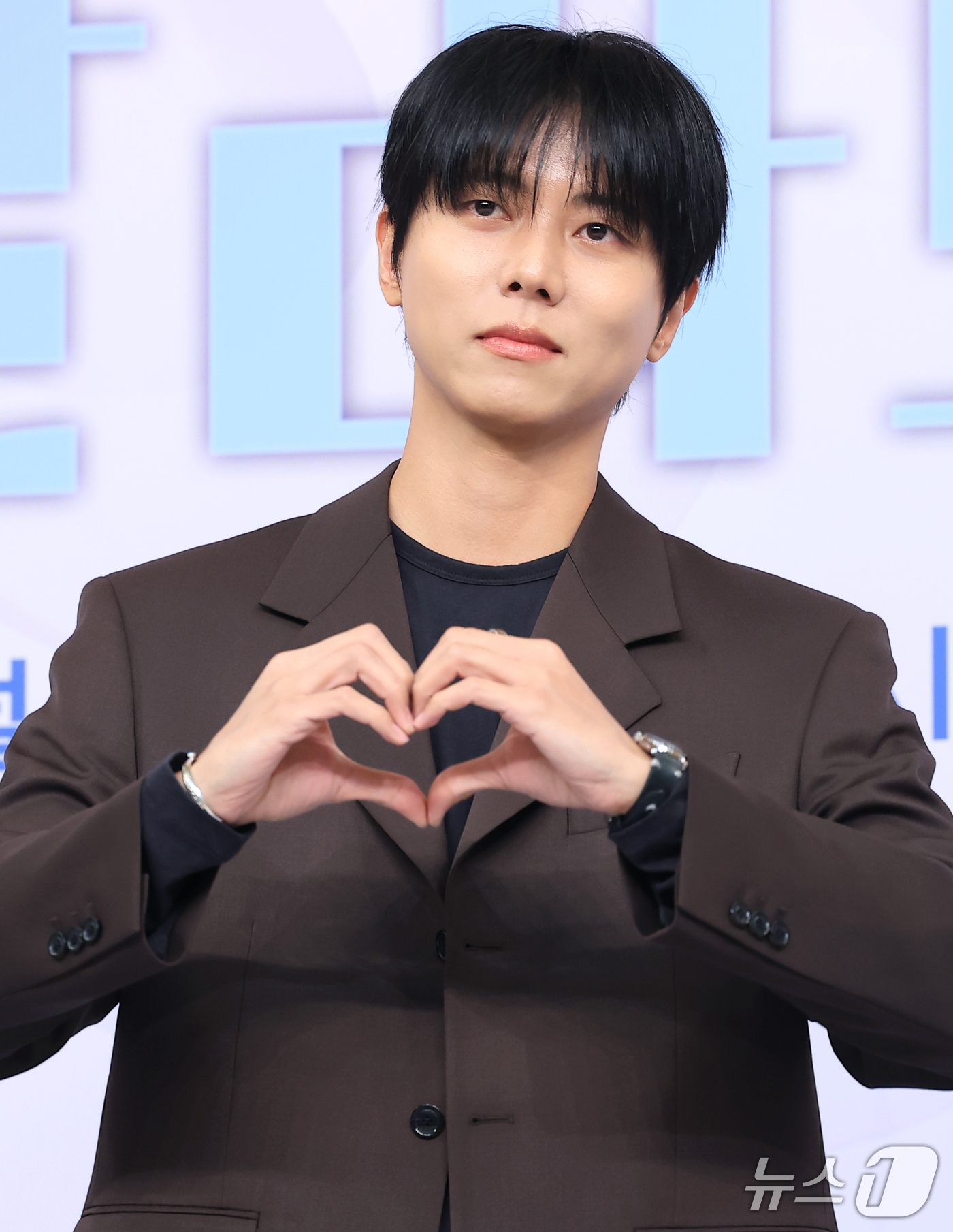 (서울=뉴스1) 권현진 기자 = 방송인 주우재가 30일 서울 양천구 목동 SBS에서 열린 SBS 예능프로그램 '우리들의 발라드2'(우발라2) 제작발표회에 참석해 포즈를 취하고 있다 …