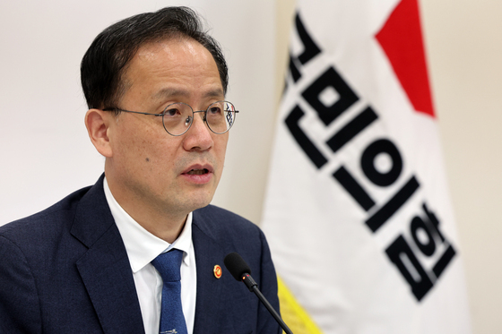 인사말하는 이형일 부총리