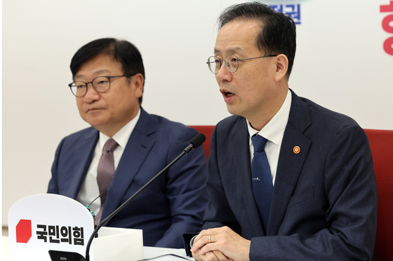 인사말하는 이형일 부총리
