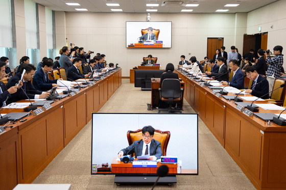 국토위, BYD·테슬라 대표에 건설사 임원들 국감 증인 채택…김용범은 불발