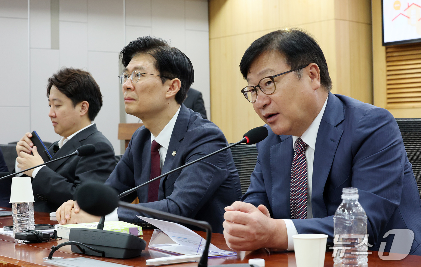 (서울=뉴스1) 박세연 기자 = 정점식 국민의힘 원내대표가 30일 서울 여의도 국회 의원회관에서 열린 수도권 주거혁신포럼 창립 세미나에서 축사를 하고 있다. 2026.9.30/뉴스 …