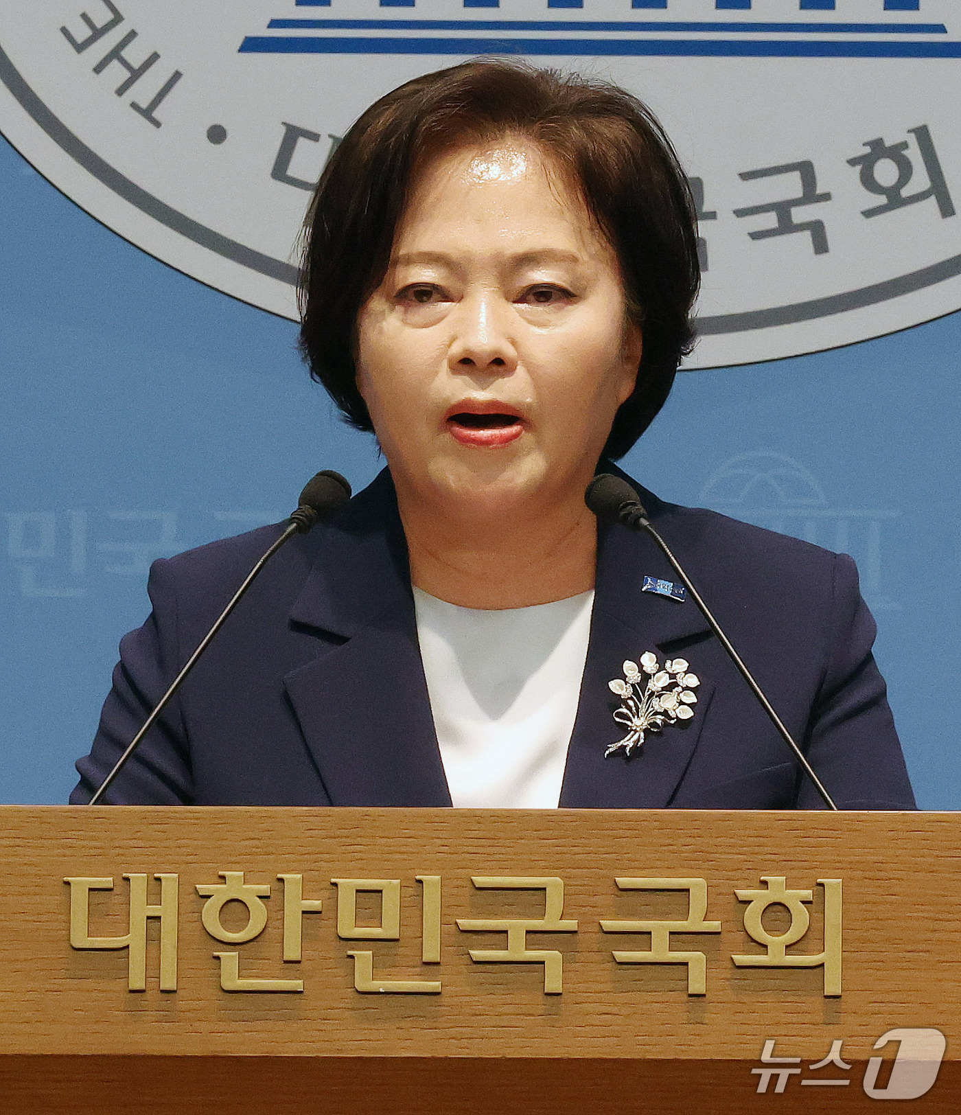 (서울=뉴스1) 박세연 기자 = 정춘생 조국혁신당 사무총장이 30일 서울 여의도 국회 소통관에서 주요 현안 관련 기자회견을 하고 있다. 2026.9.30/뉴스1