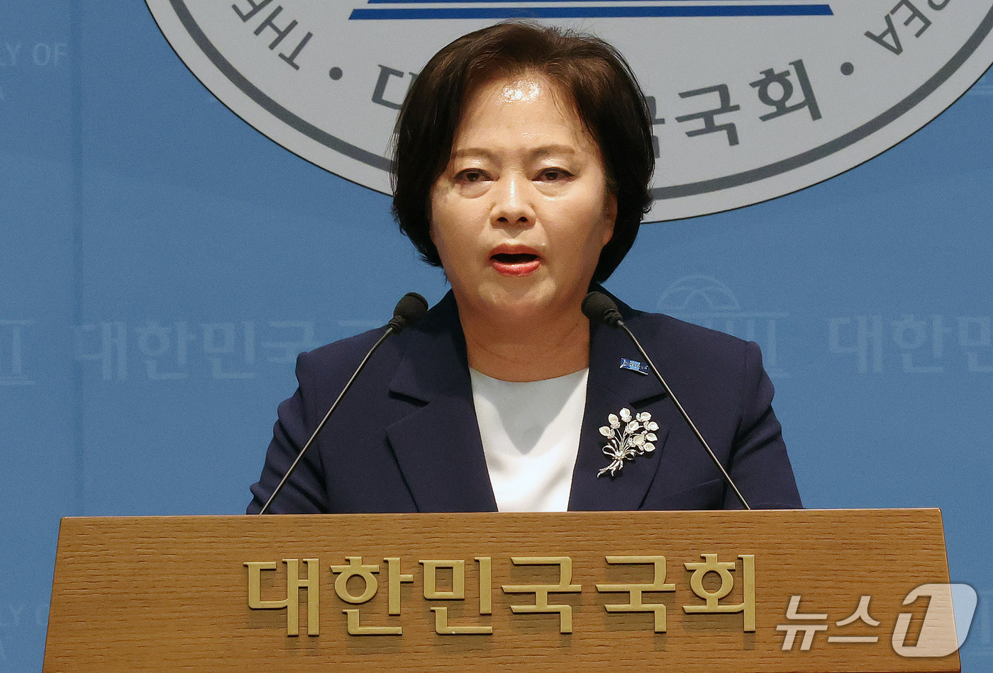 (서울=뉴스1) 박세연 기자 = 정춘생 조국혁신당 사무총장이 30일 서울 여의도 국회 소통관에서 주요 현안 관련 기자회견을 하고 있다. 2026.9.30/뉴스1
