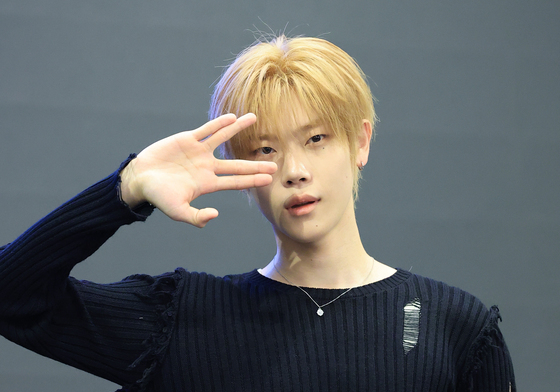 클유아 장여준, 찌릿찌릿 눈빛