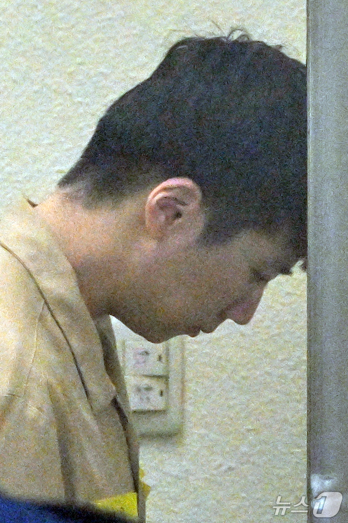 (광주=뉴스1) 김태성 기자 = 성폭력범죄의 처벌 등에 관한 특례법 위반(강간 등 살인) 혐의로 기소된 장윤기가 30일 1심 선고 공판을 받기위해 광주지법에 출석하고 있다. (공동 …