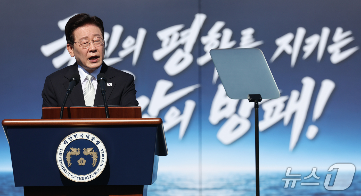 (울산=뉴스1) 이재명 기자 = 이재명 대통령이 30일 울산에서 열린 대호김종서함 진수식에서 축사를 하고 있다. 2026.9.30/뉴스1