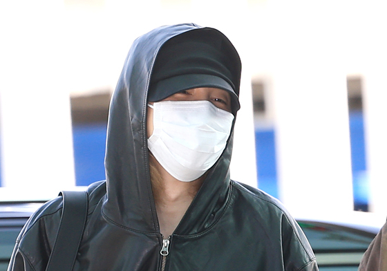 BTS 지민, 모자와 마스크 뚫고 나오는 광채 눈빛