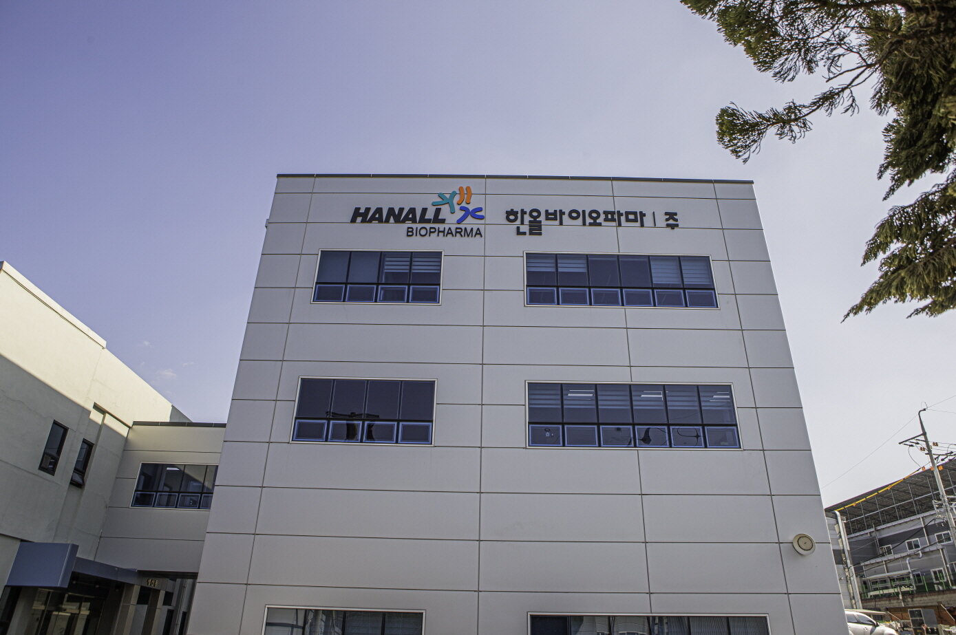 본문 이미지 - 한올바이오파마 대전 공장 전경. (대웅 제공)