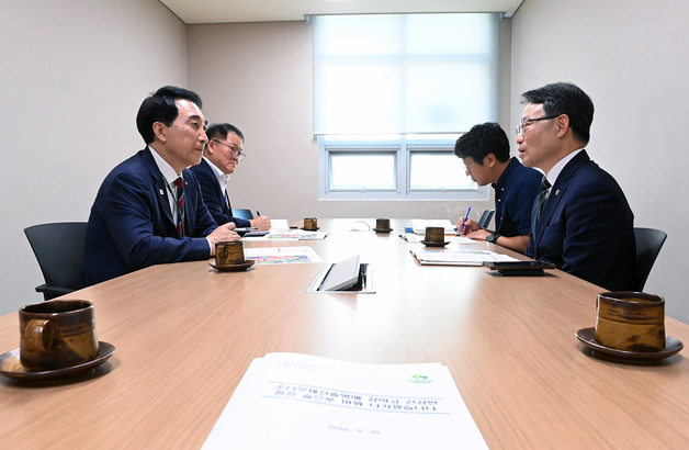 박수현 지사, 산림청장에 소나무재선충 방제비 국비 반영 요청