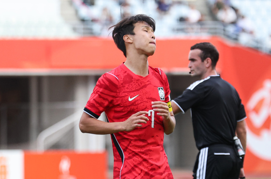 아쉬운 엄지성