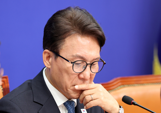 발 벗고 뛰는 김민석, 성과는 물음표…내부 결속 강화·역할 분담 관건