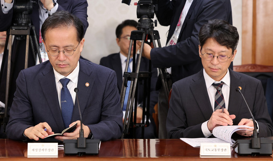 주택 신속공급 점검회의 참석한 이형일·홍지선