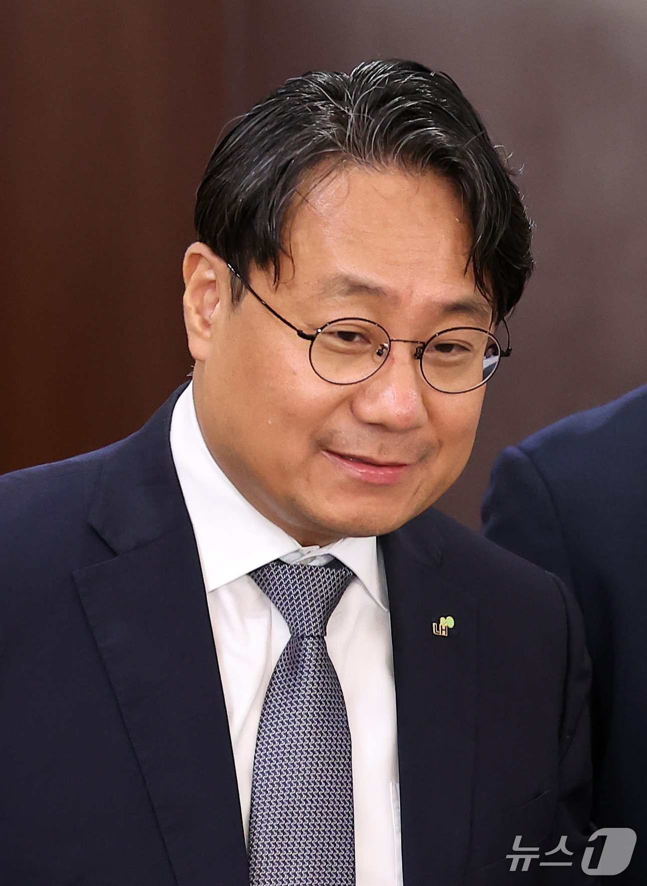(서울=뉴스1) 김성진 기자 = 이성훈 한국토지주택공사 사장이 30일 서울 종로구 정부서울청사에서 열린 제3차 범부처 주택 신속공급 점검회의에 참석하고 있다. 2026.9.30/뉴 …