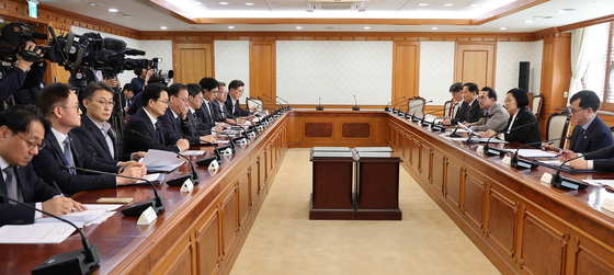 모두발언하는 한성숙 총리