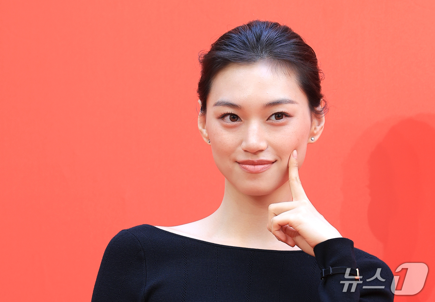 (서울=뉴스1) 권현진 기자 = 가수 겸 배우 김도연이 30일 서울 성동구 인근에서 열린 한 뷰티 브랜드 행사에 참석해 포즈를 취하고 있다. 2026.9.30/뉴스1