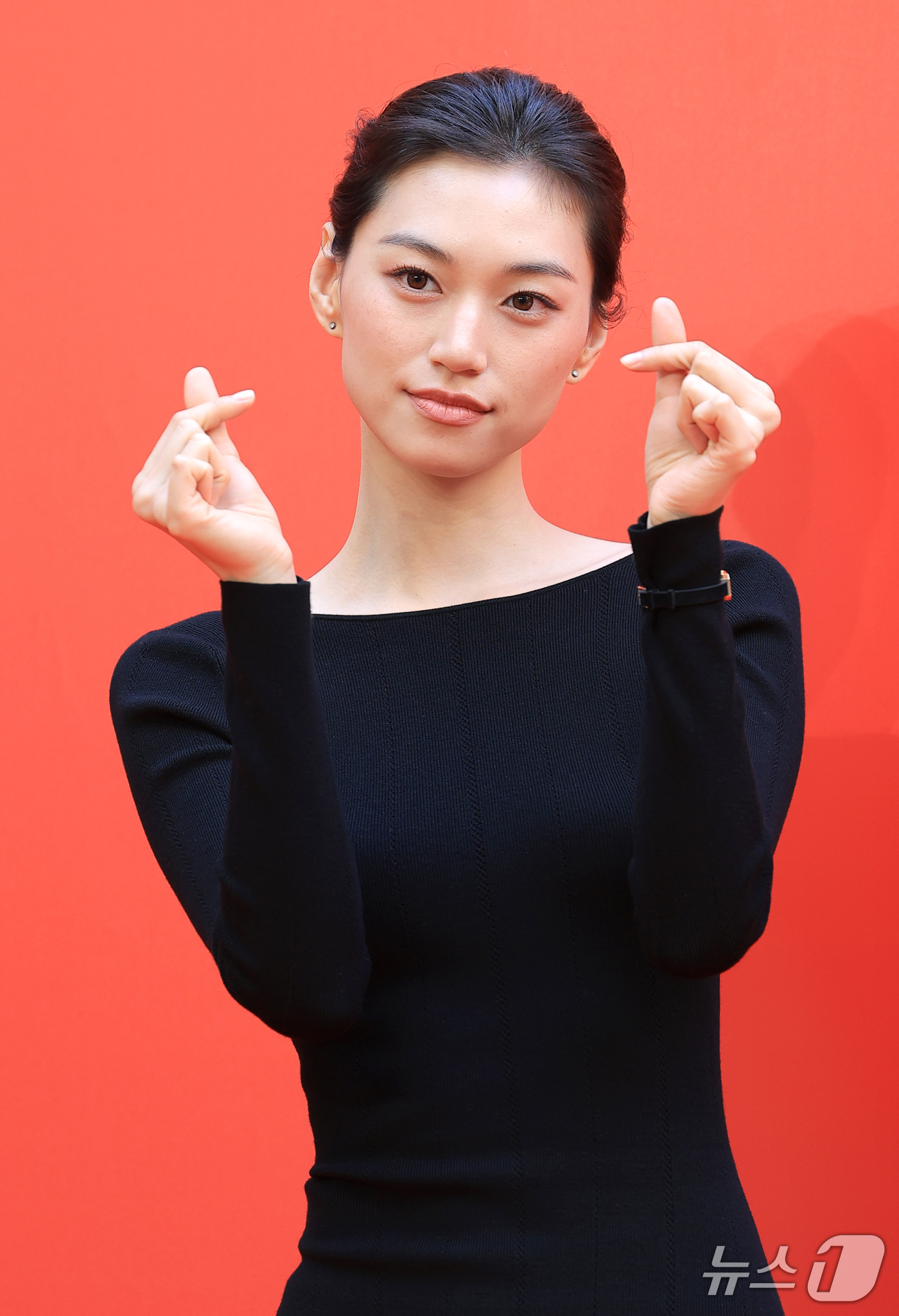 (서울=뉴스1) 권현진 기자 = 가수 겸 배우 김도연이 30일 서울 성동구 인근에서 열린 한 뷰티 브랜드 행사에 참석해 포즈를 취하고 있다. 2026.9.30/뉴스1