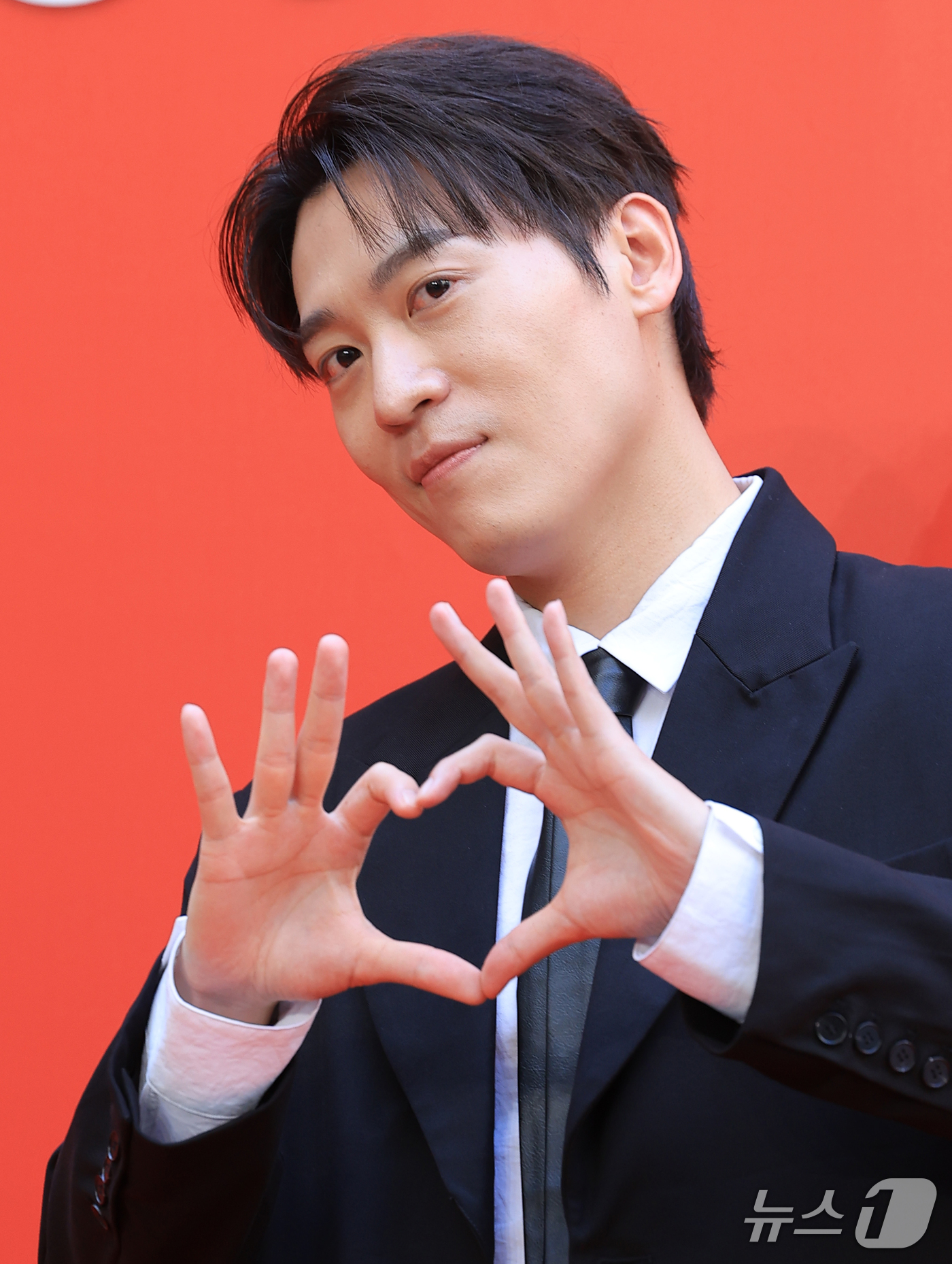(서울=뉴스1) 권현진 기자 = 가수 존박이 30일 서울 성동구 인근에서 열린 한 뷰티 브랜드 행사에 참석해 포즈를 취하고 있다. 2026.9.30/뉴스1