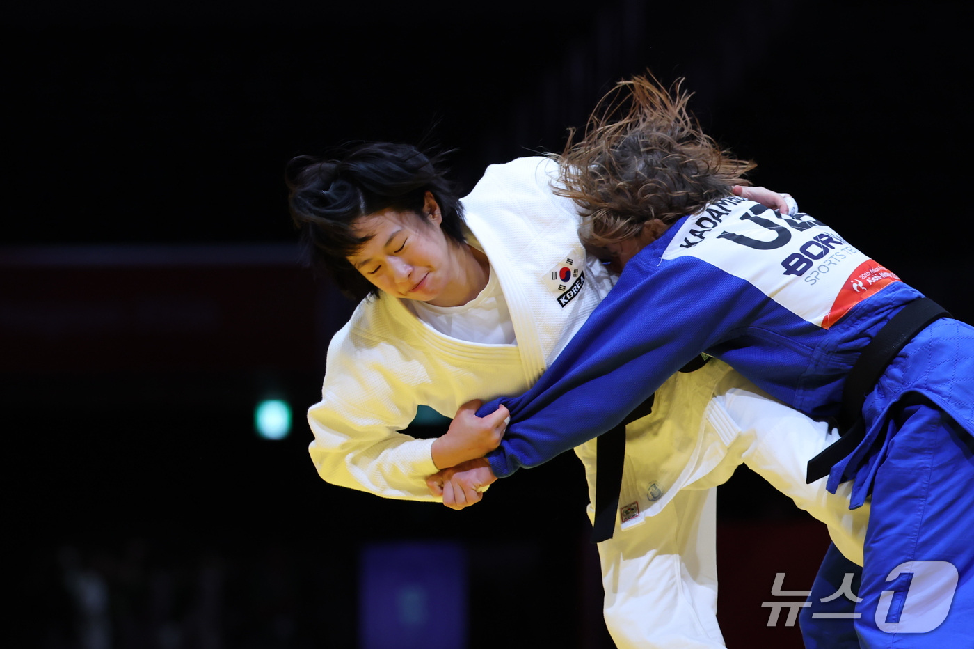 (나고야=뉴스1) 김민지 기자 = 대한민국 장세윤이 30일 일본 아이치 인터내셔널 아레나에서 열린 2026 아이치·나고야 아시안게임 유도 여자 52kg급 결승전에서 우즈베키스탄의 …