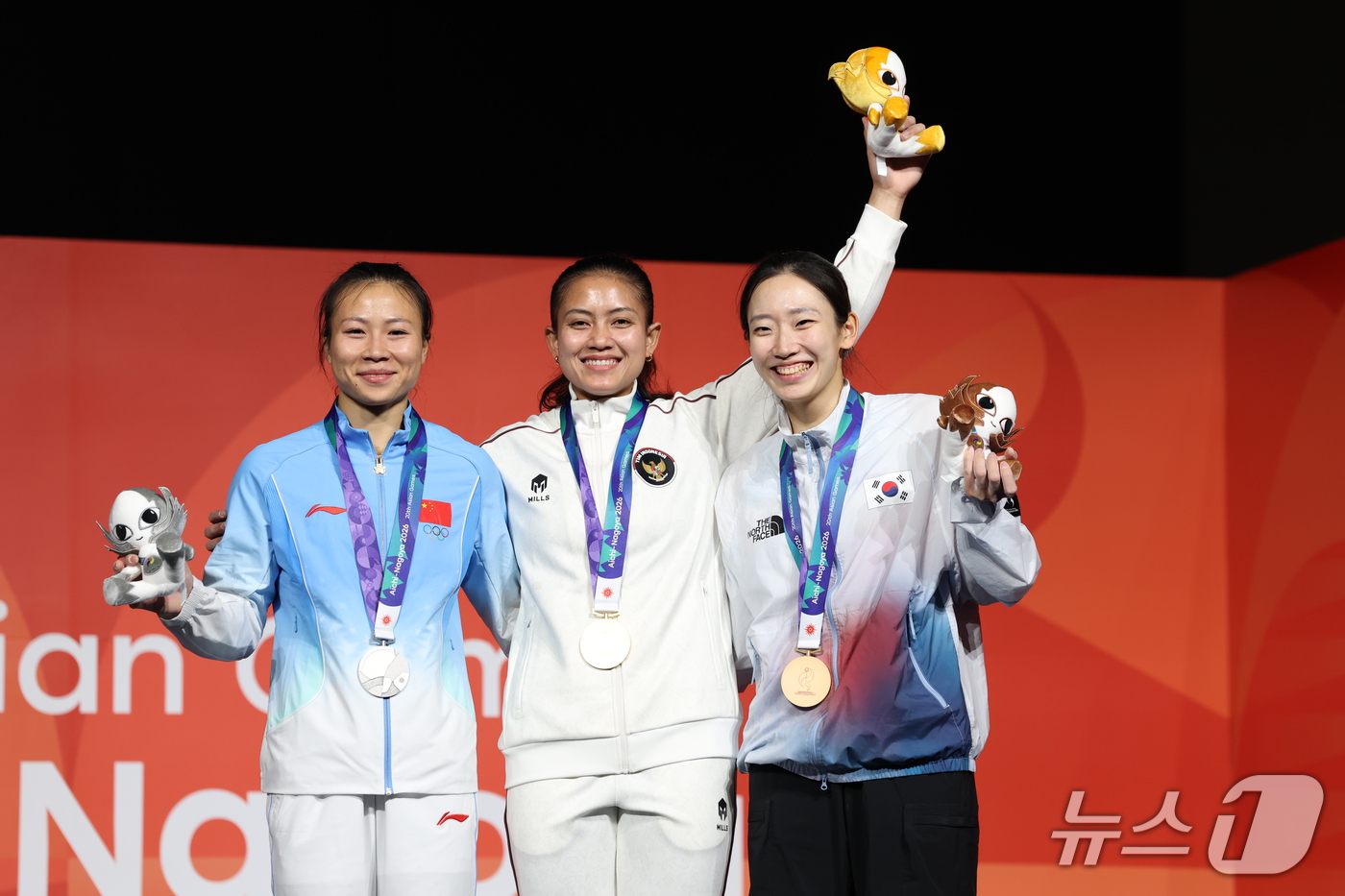 (나고야=뉴스1) 안은나 기자 = 대한민국 정지민이 30일 일본 포트메세 나고야에서 열린 2026 아이치·나고야 아시안게임 클라이밍 여자 스피드 시상식에서 동메달을 목에 걸고 있다 …
