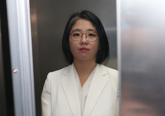 굳은 얼굴로 출근하는 용혜인 후보자