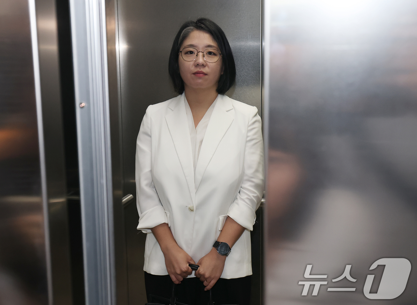 (서울=뉴스1) 오대일 기자 = 전국 주유소 평균 기름값이 15주 연속 하락세를 보인 30일 서울의 한 주유소에 유가 정보가 표시돼 있다. 한국석유공사 유가정보시스템 오피넷에 따르 …