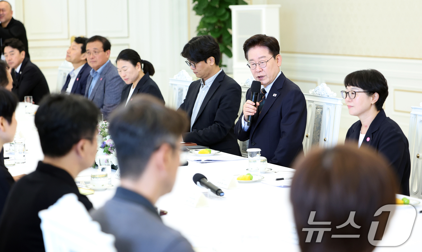 (서울=뉴스1) 허경 기자 = 이재명 대통령이 4일 청와대에서 열린 시민사회 초청 간담회에서 발언하고 있다. 2026.9.4/뉴스1