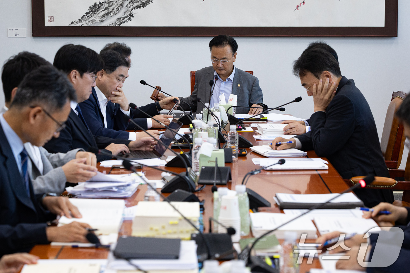 (서울=뉴스1) 유승관 기자 = 유상범 국회 예산결산특별위원회 2025회계연도 결산심사소위원장이 4일 서울 여의도 국회에서 열린 제439회 국회(정기회) 예산결산특별위원회 제3차 …