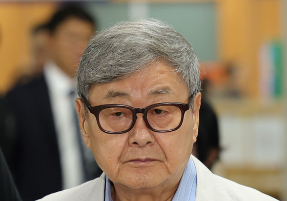 김준기 DB 창업회장, 공시자료 허위제출 혐의 첫 공판