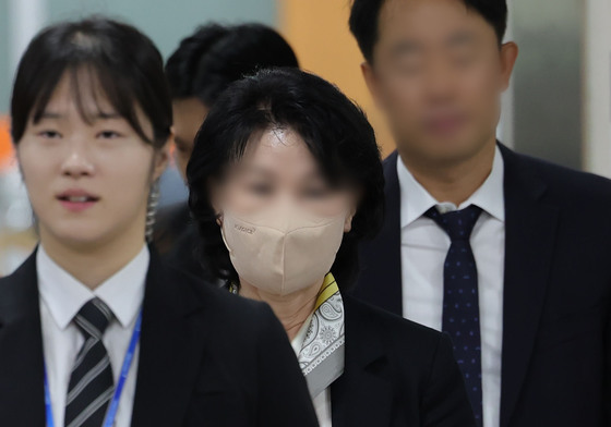 법정 향하는 정원주 전 비서실장