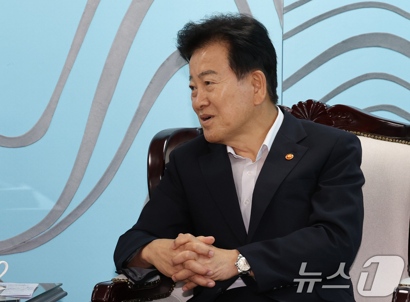 (서울=뉴스1) 이종덕 기자 = 정동영 통일부장관이 4일 서울 종로구 정부서울청사에서 숀 호이 신임 주한 아일랜드 대사를 접견하고 있다. 2026.9.4/뉴스1
