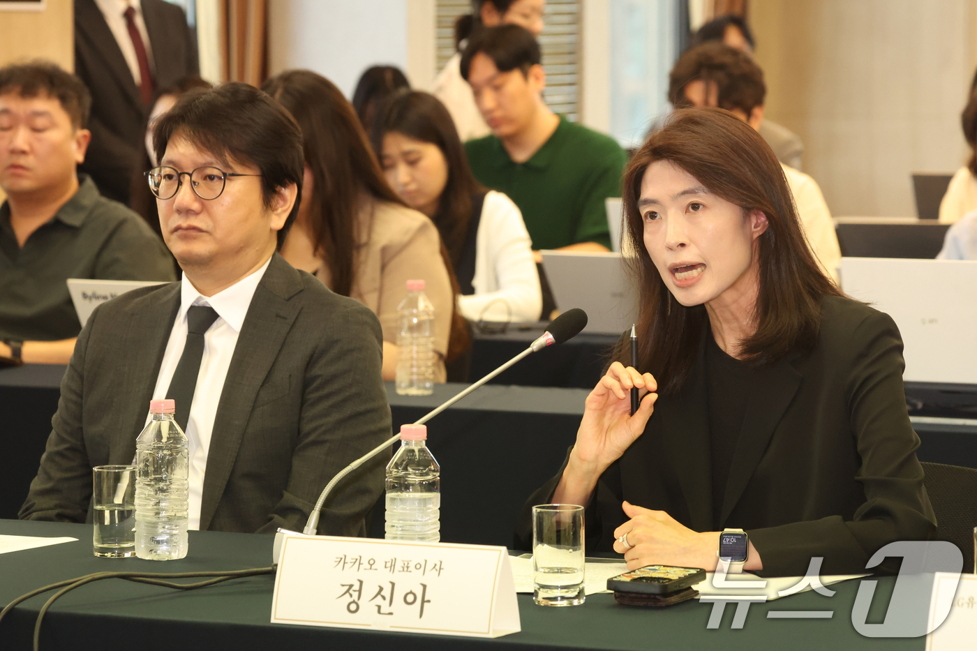 (서울=뉴스1) 김명섭 기자 = 정신아 카카오 대표이사가 4일 오전 서울 중구 프레스센터에서 열린 '모두의 AI 프로젝트' 사업자 간담회에서 발언을 하고 있다. 이날 참석자들은 모 …