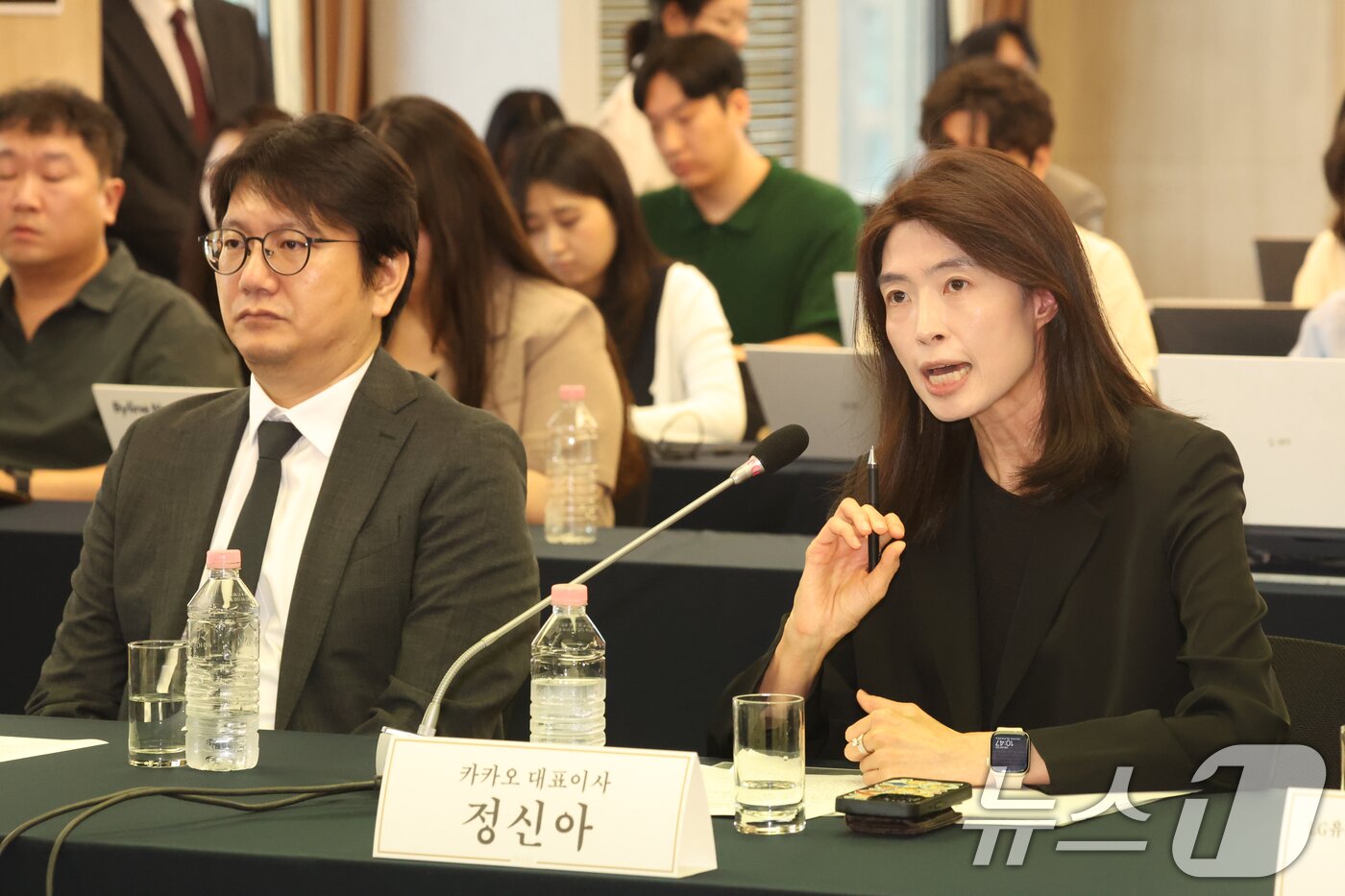 본문 이미지 - 정신아 카카오 대표이사가 4일 오전 서울 중구 프레스센터에서 열린 '모두의 AI 프로젝트' 사업자 간담회에서 발언을 하고 있다. 이날 참석자들은 모두의 AI 경쟁력 확보 전략 등을 논의했다. 2026.9.4 ⓒ 뉴스1 김명섭 기자