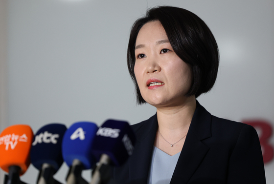 질문에 답하는 이소영 후보자