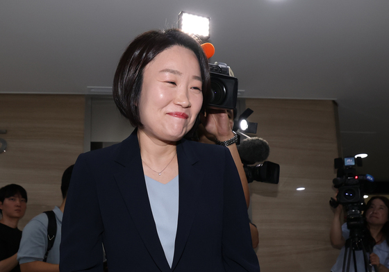 환한 얼굴의 이소영 후보자