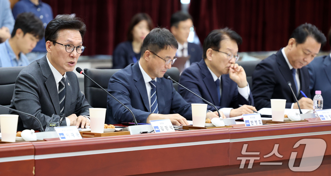 (홍성=뉴스1) 김기태 기자 = 김민석 더불어민주당 대표가 4일 충남 홍성 충남도청에서 열린 더불어민주당-충청남도 예산정책협의회에서 발언하고 있다. 2026.9.4/뉴스1