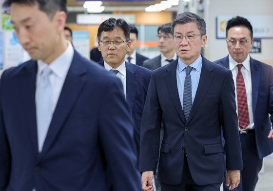 법정 향하는 정몽규 HDC 회장