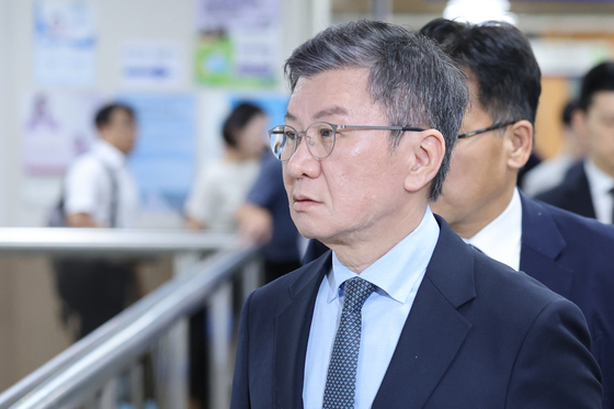'친족회사 20개 누락 혐의' 정몽규 회장 첫 공판