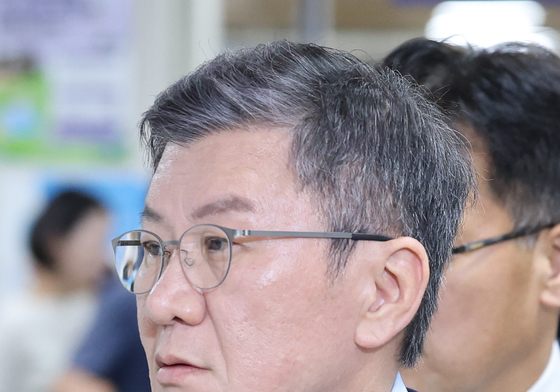 '친족회사 20개 누락 혐의' 정몽규 회장 첫 공판
