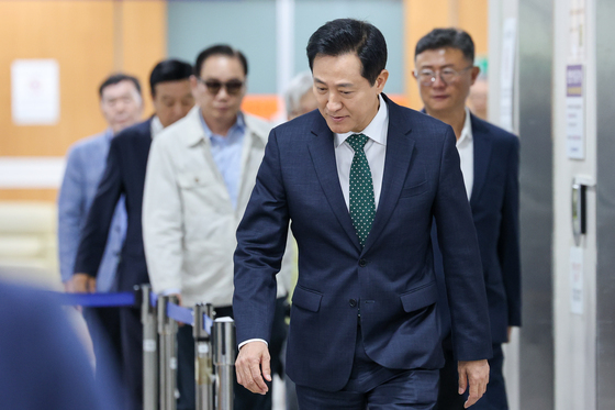 법정 향하는 오세훈 시장